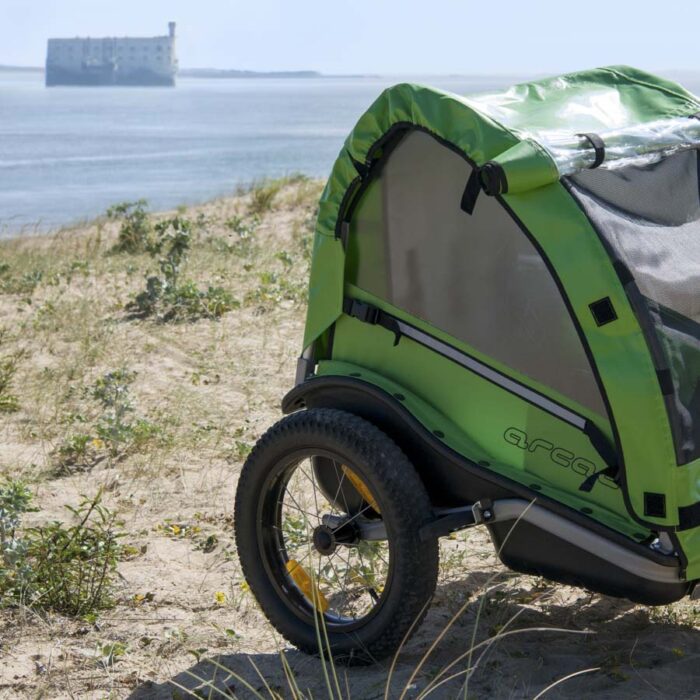 remorque pour deux 2 enfants classiques en location sur l'ile d'oléron