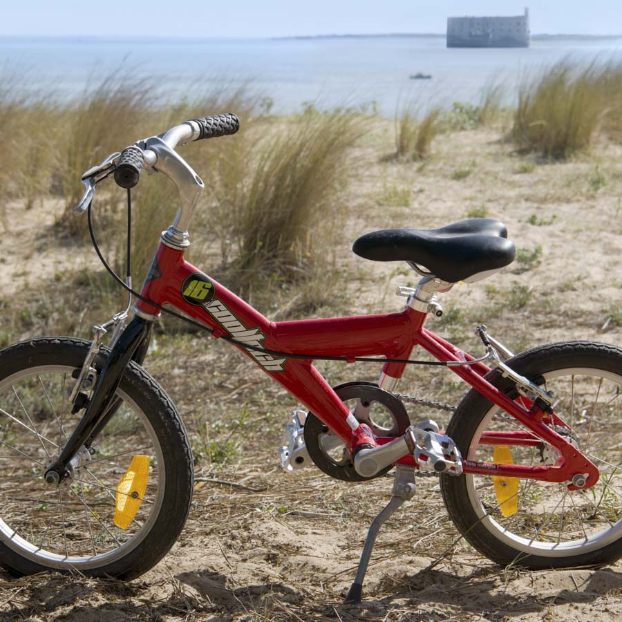 Vélo enfant 3 à 5 ans 12-14 pouces en location sur l'Île d'Oléron