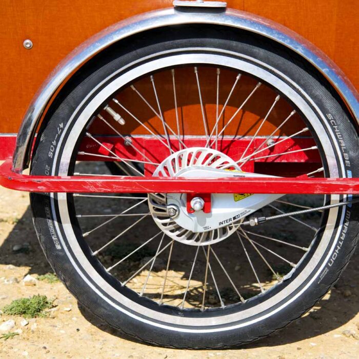 Triporteur-electrique-BAKFIETS_©VELOS17LOISIRS_2022